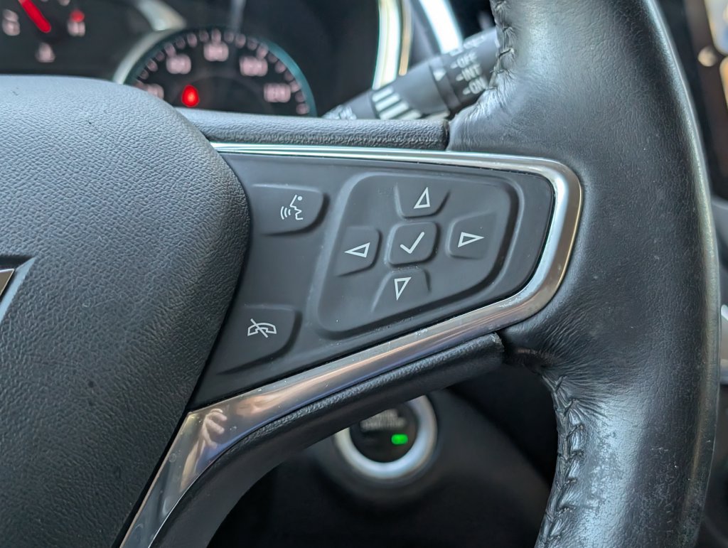 Used 2018 Chevrolet Equinox LT w/ Sun & Infotainment Package FWD image 27