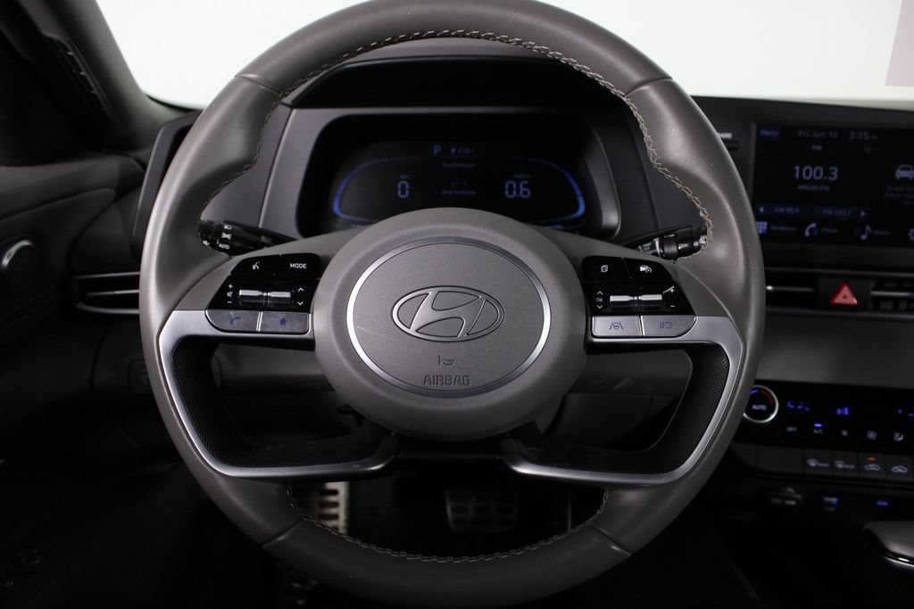 Certified 2025 Hyundai Elantra Sport FWD image 25