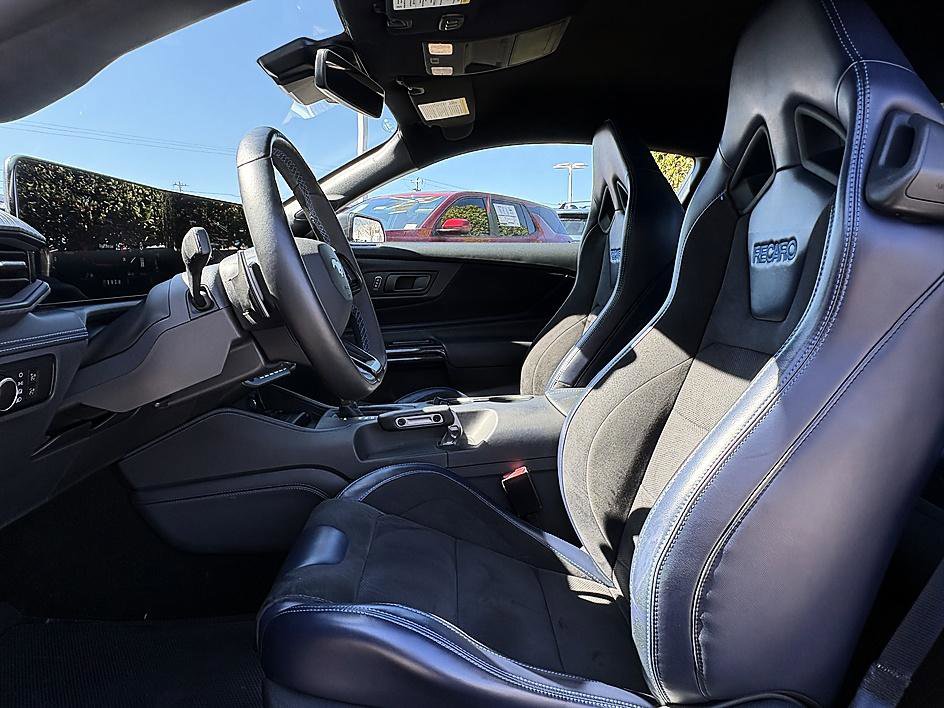 Used 2024 Ford Mustang Dark Horse image 9