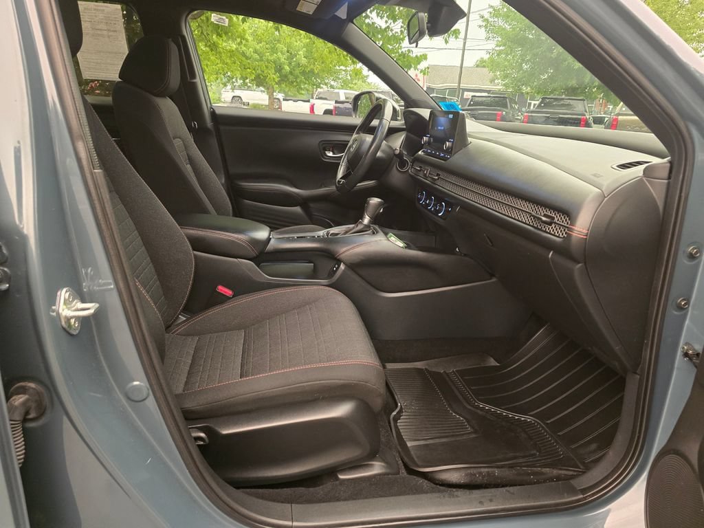 Used 2025 Honda HR-V Sport image 12
