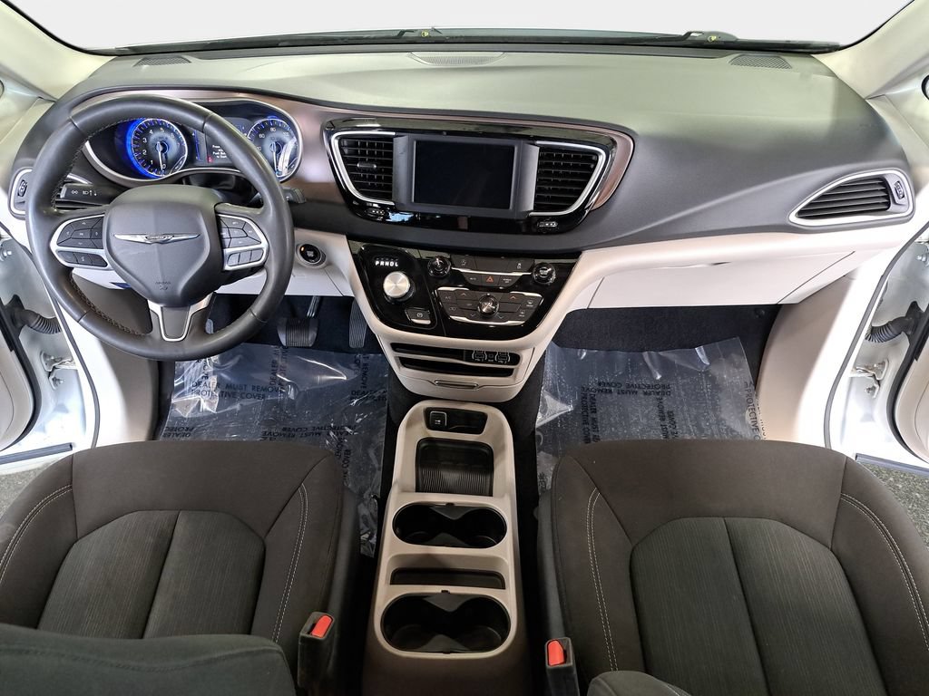 Used 2023 Chrysler Voyager LX FWD image 11