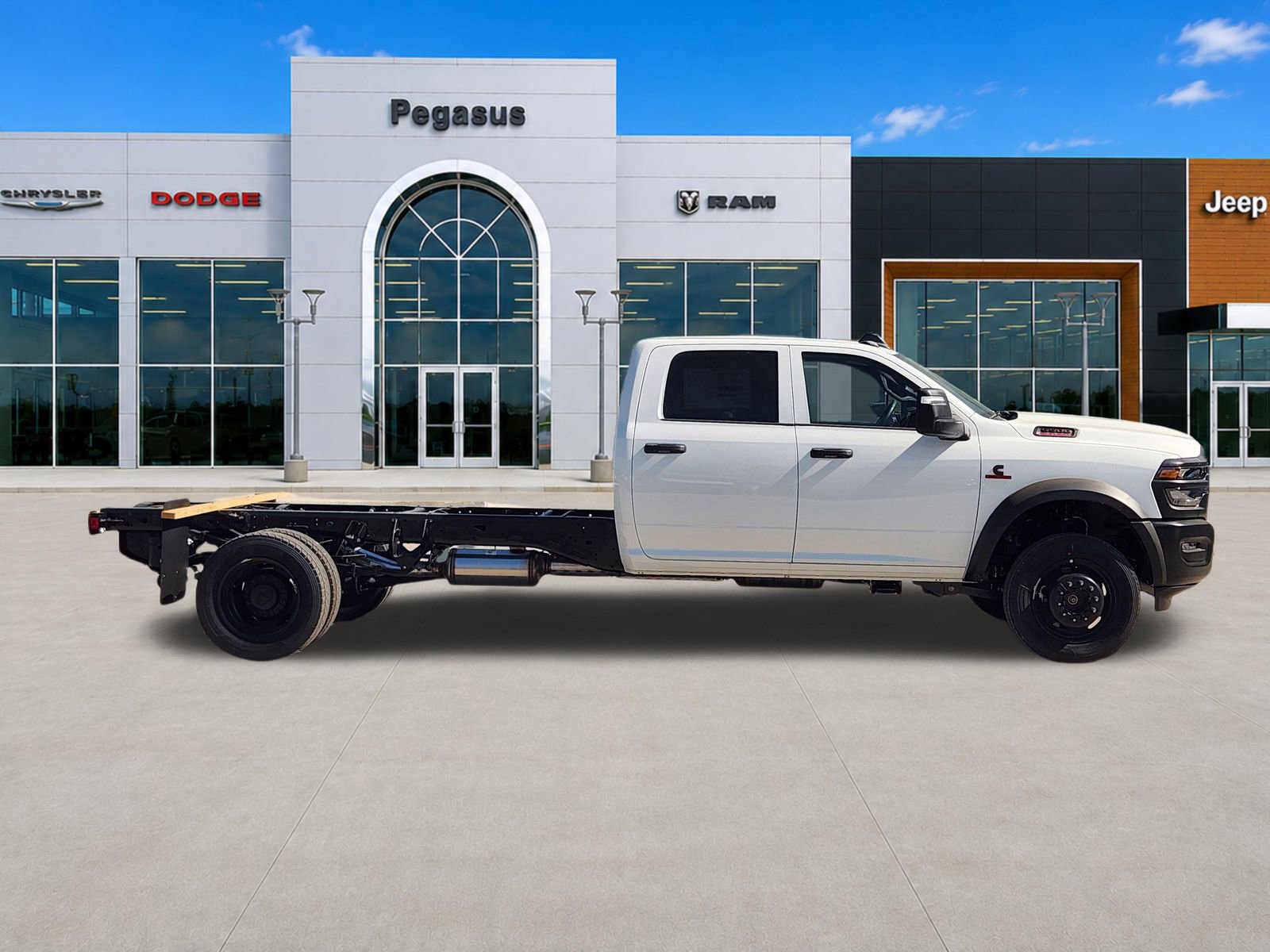 New 2026 RAM 5500 Tradesman AWD/4WD image 7
