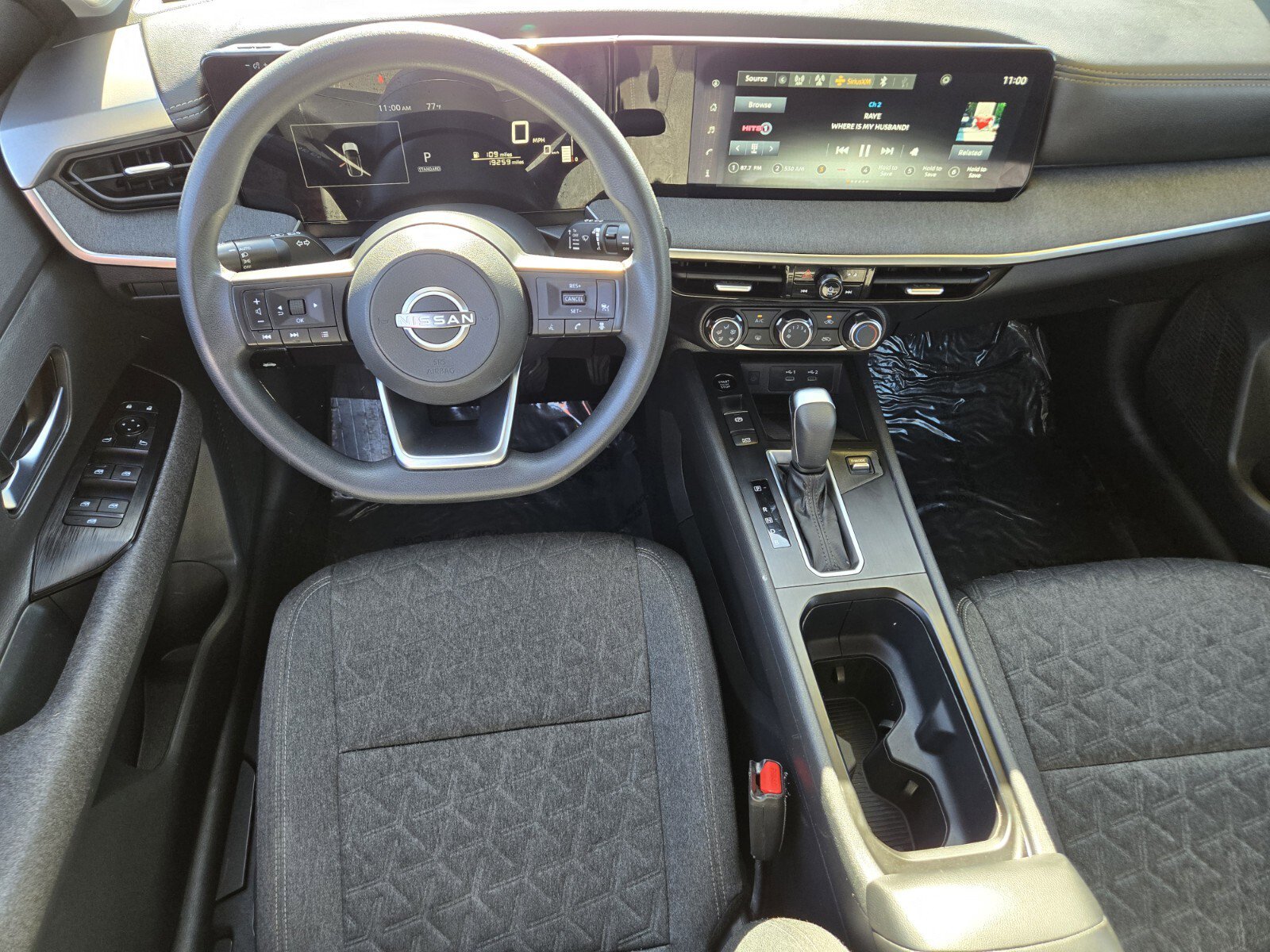 Used 2025 Nissan Kicks SV FWD image 12