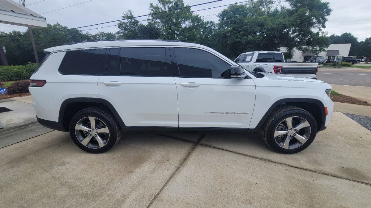 Used 2022 Jeep Grand Cherokee L Limited RWD image 4