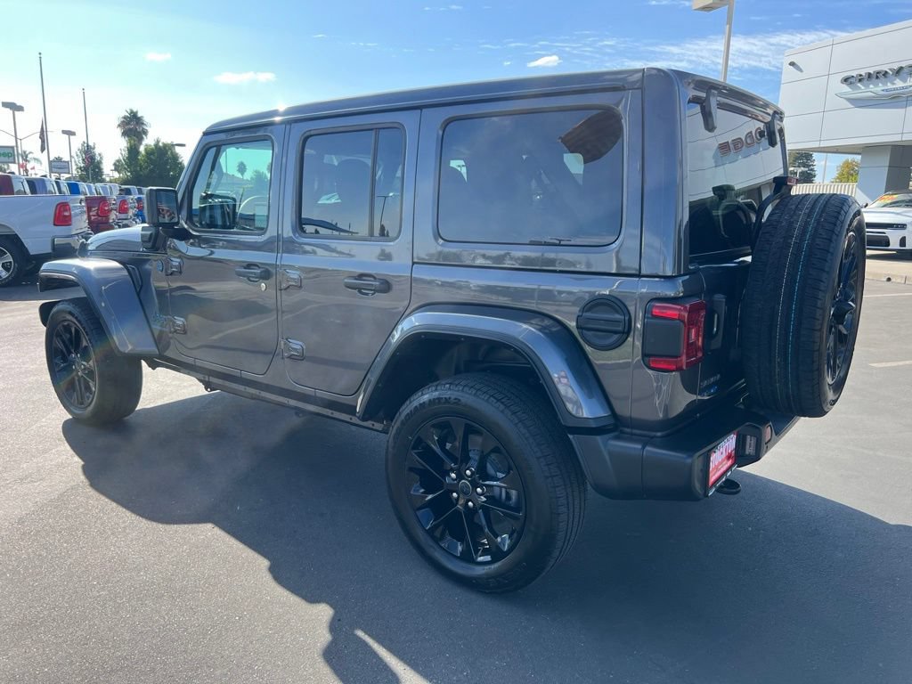 Used 2025 Jeep Wrangler Unlimited Sahara w/ Safety Group AWD/4WD image 13