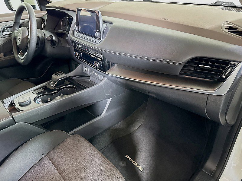 Used 2023 Nissan Rogue SV image 26