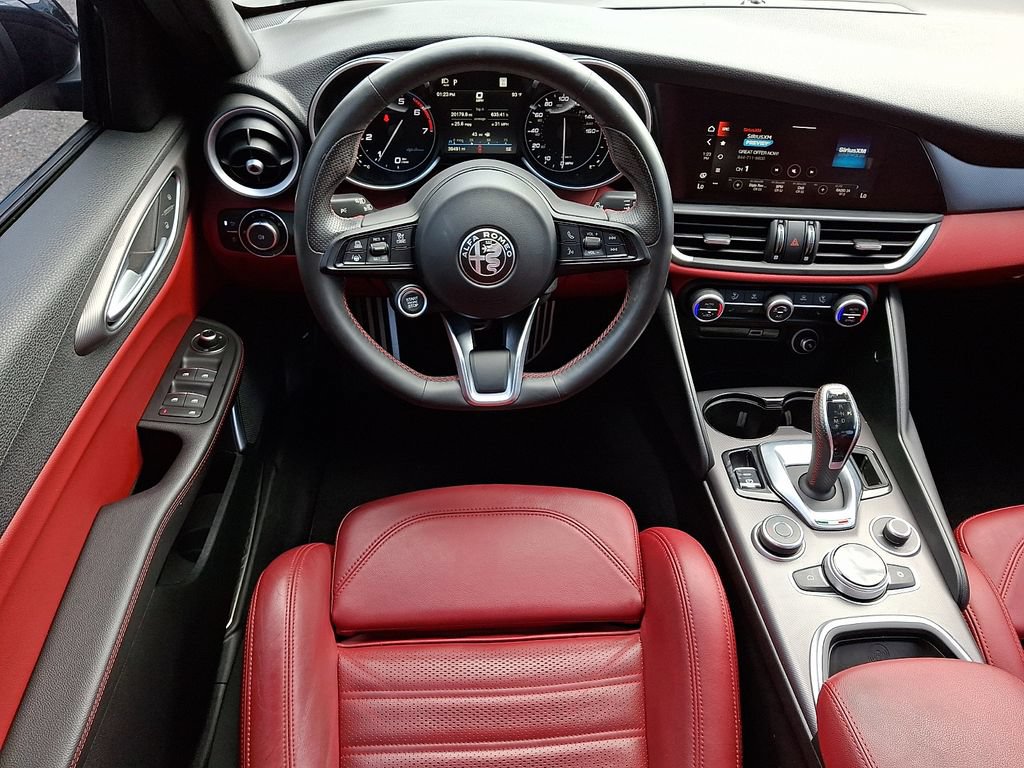 Used 2021 Alfa Romeo Giulia Ti Sport RWD image 11