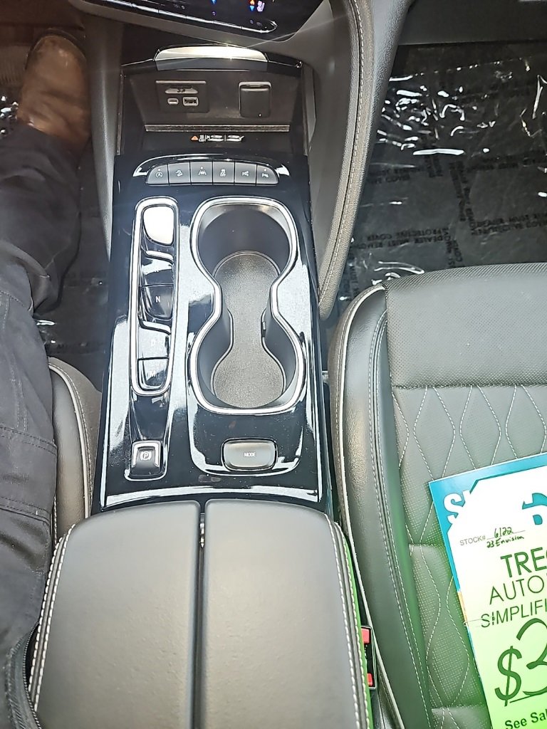 Used 2023 Buick Envision Avenir image 19