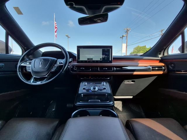Used 2021 Lincoln Nautilus Reserve w/ Equipment Group 201A FWD image 2