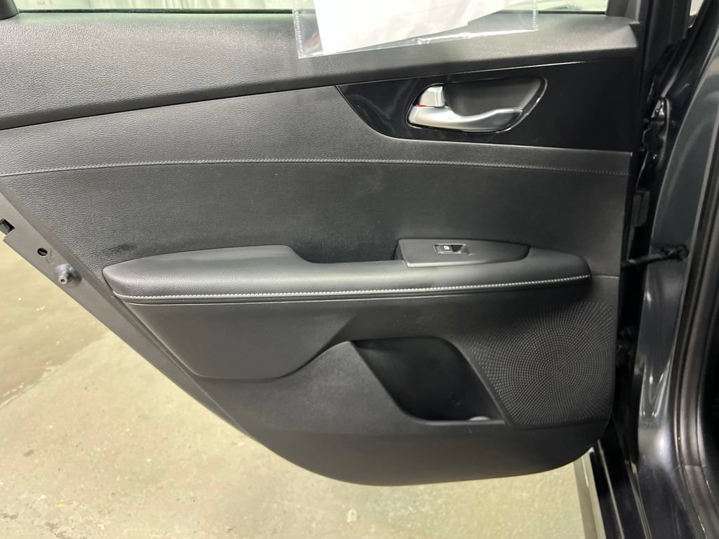 Used 2024 Kia Forte GT-Line w/ GT-Line Premium Package FWD image 17