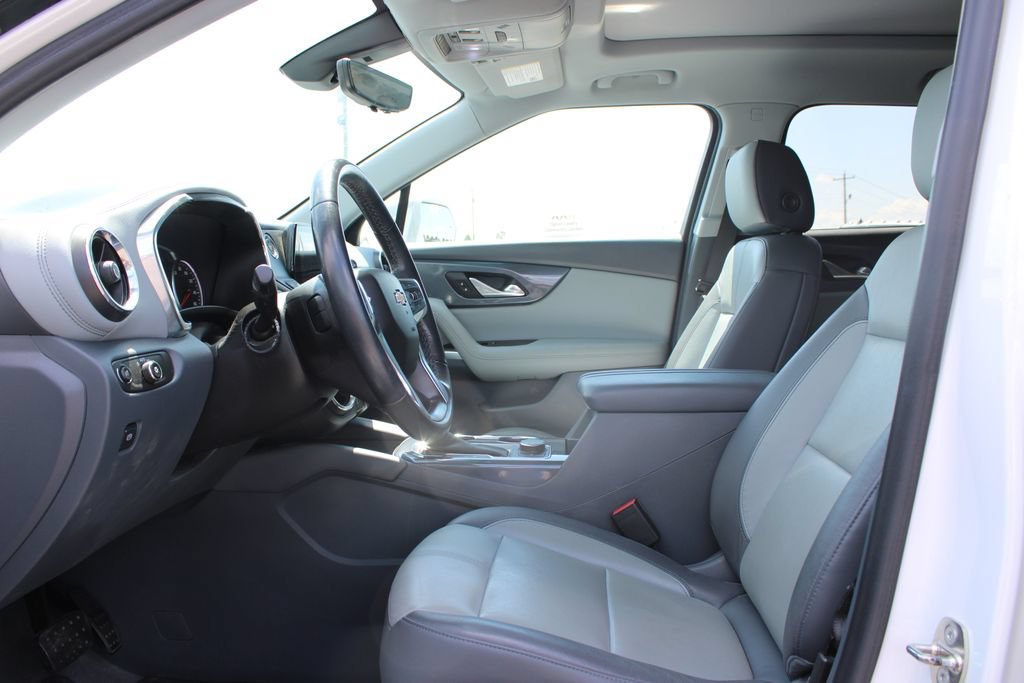 Used 2020 Chevrolet Blazer LT w/ Sound & Technology Package FWD image 17