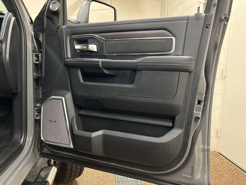New 2026 RAM 4500 4x4 Crew Cab DRW w/ Laramie Trim Package image 16