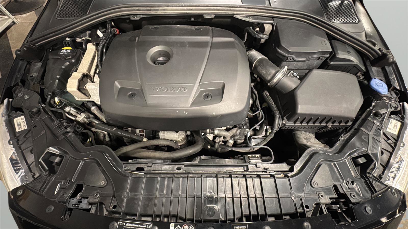 Used 2017 Volvo V60 T5 Premier w/ Convenience Package FWD image 9