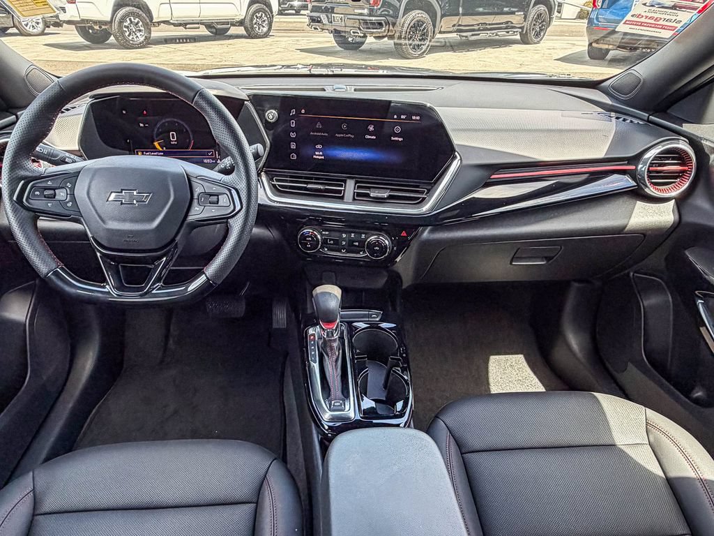 Used 2026 Chevrolet Trax RS FWD image 16