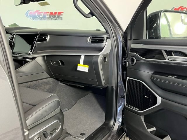New 2026 Jeep Grand Wagoneer Limited AWD/4WD image 34