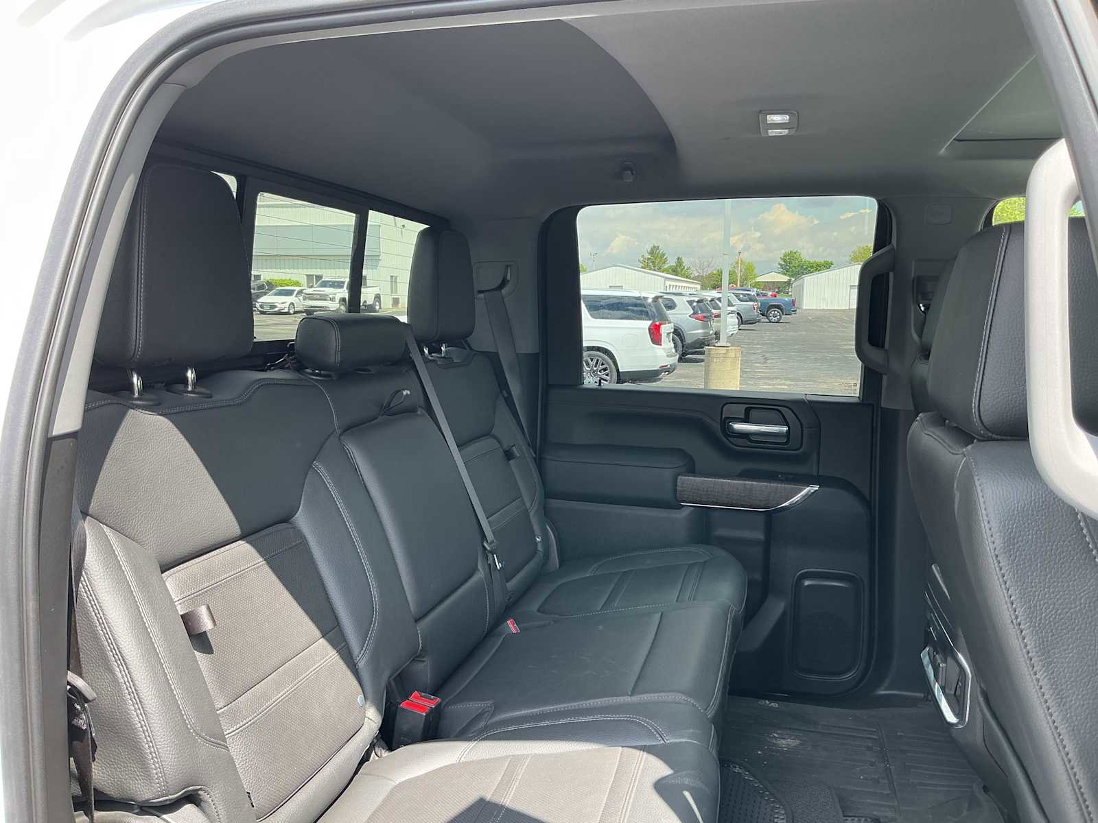 Used 2023 GMC Sierra 2500 Denali w/ Denali Ultimate Package AWD/4WD image 24