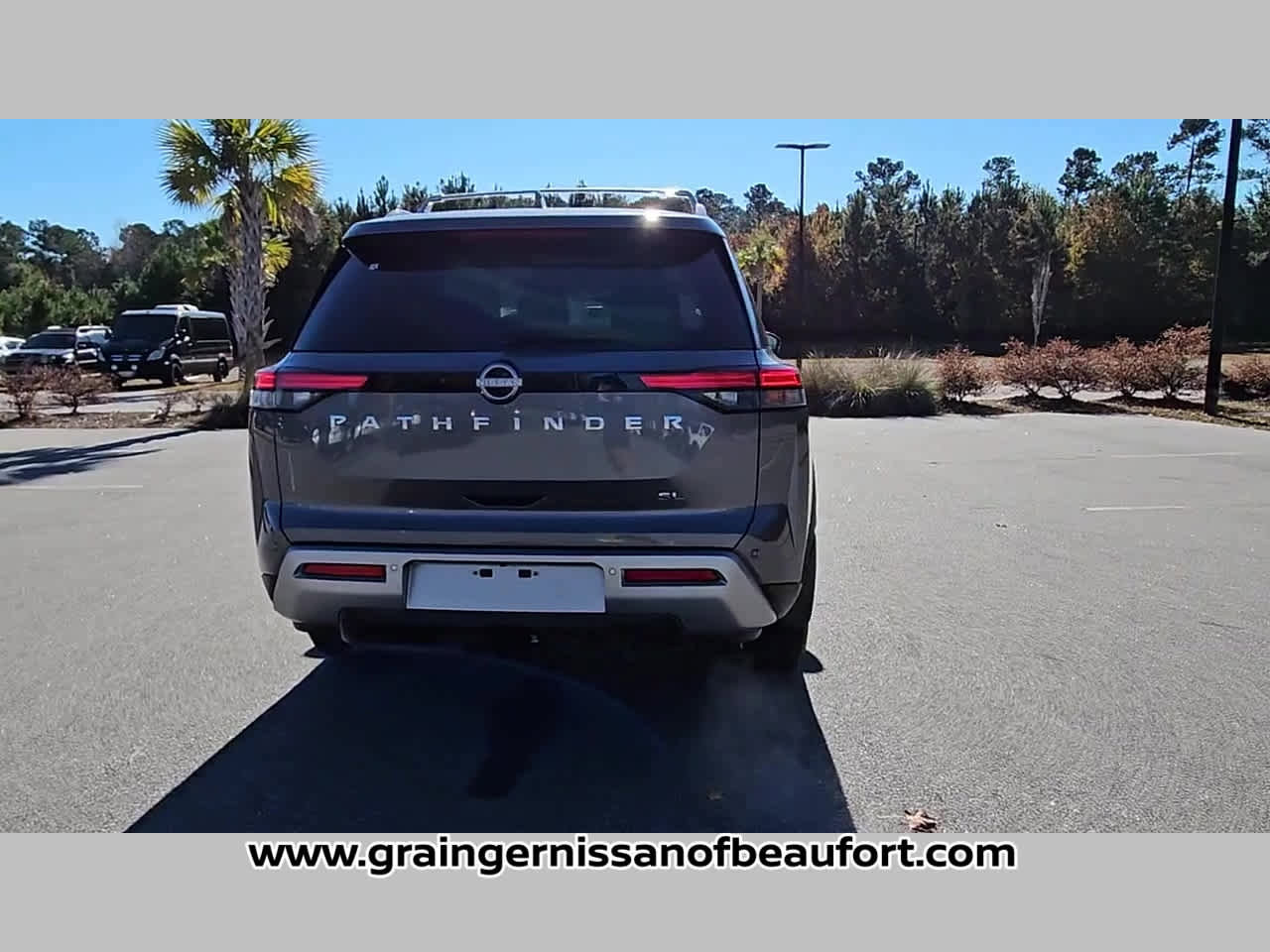 New 2025 Nissan Pathfinder SL w/ SL Premium Package FWD image 31