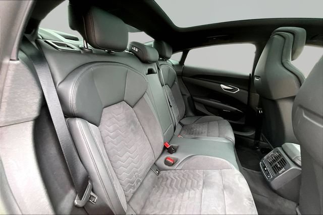 Used 2023 Audi e-tron GT Prestige w/ Prestige Package AWD/4WD image 28