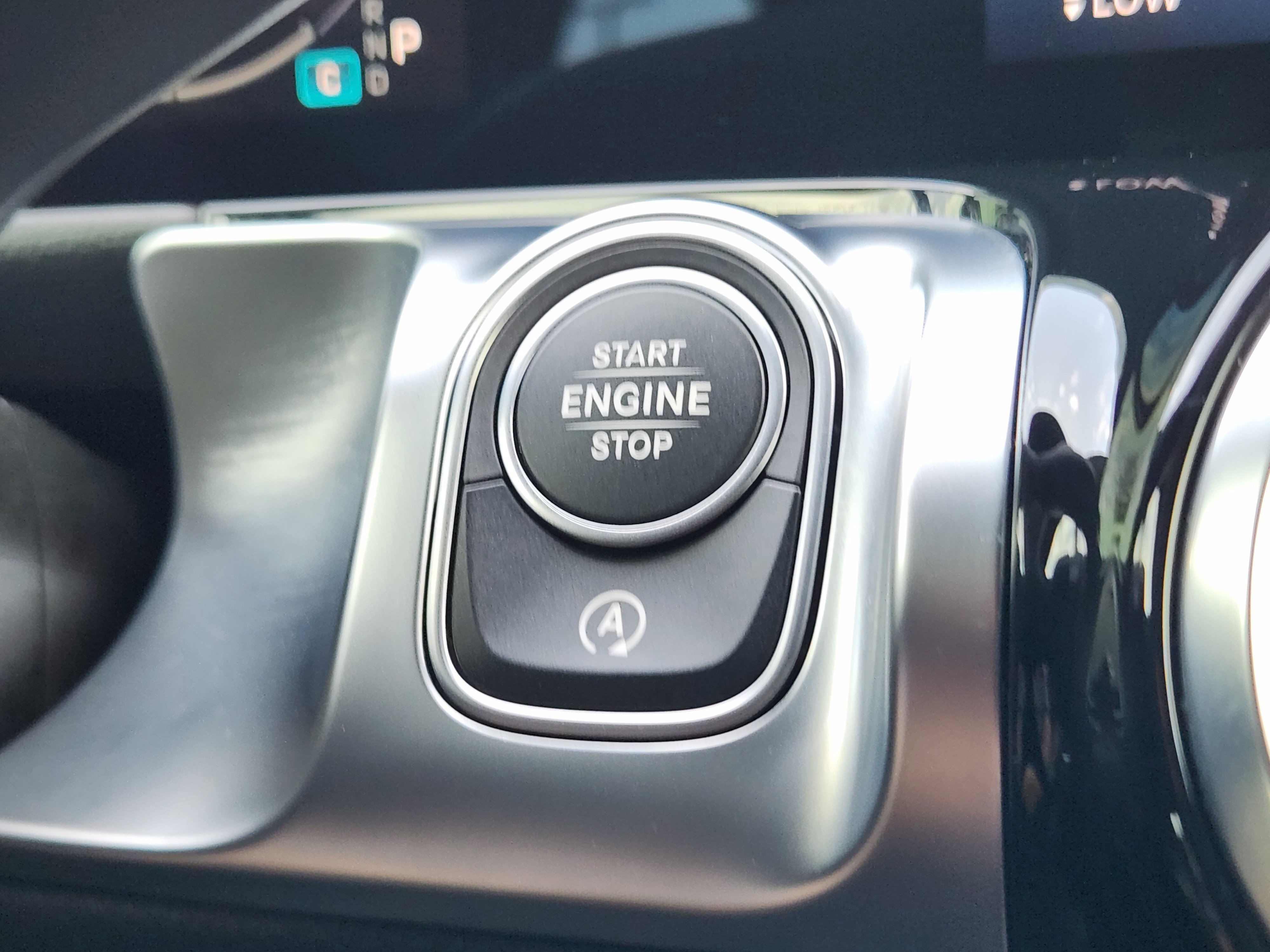 Used 2025 Mercedes-Benz GLB 250 image 31