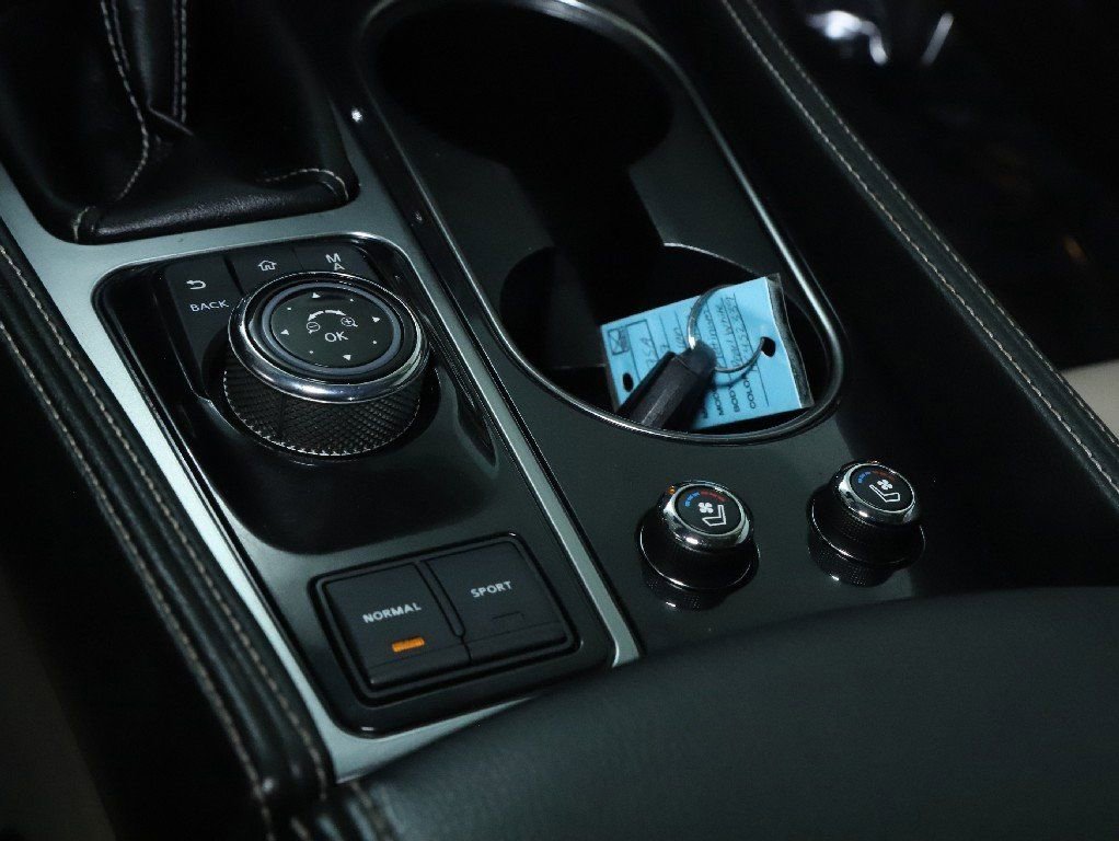 Used 2017 Nissan Maxima Platinum image 28