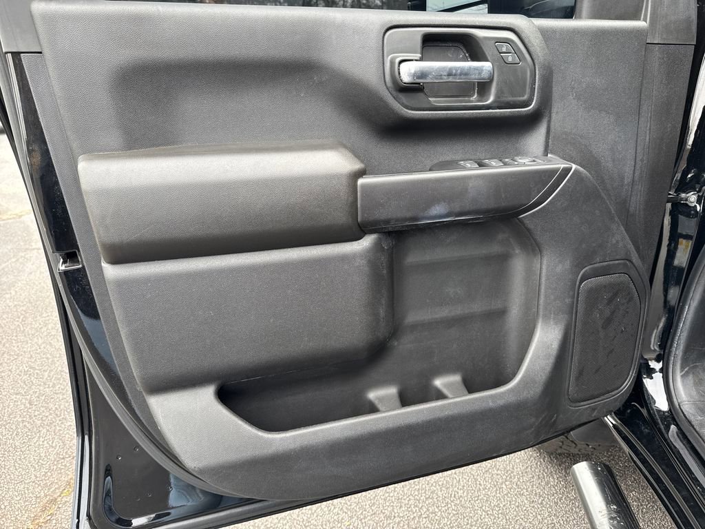 Used 2025 Chevrolet Silverado 2500 Custom w/ Custom Value Package image 16