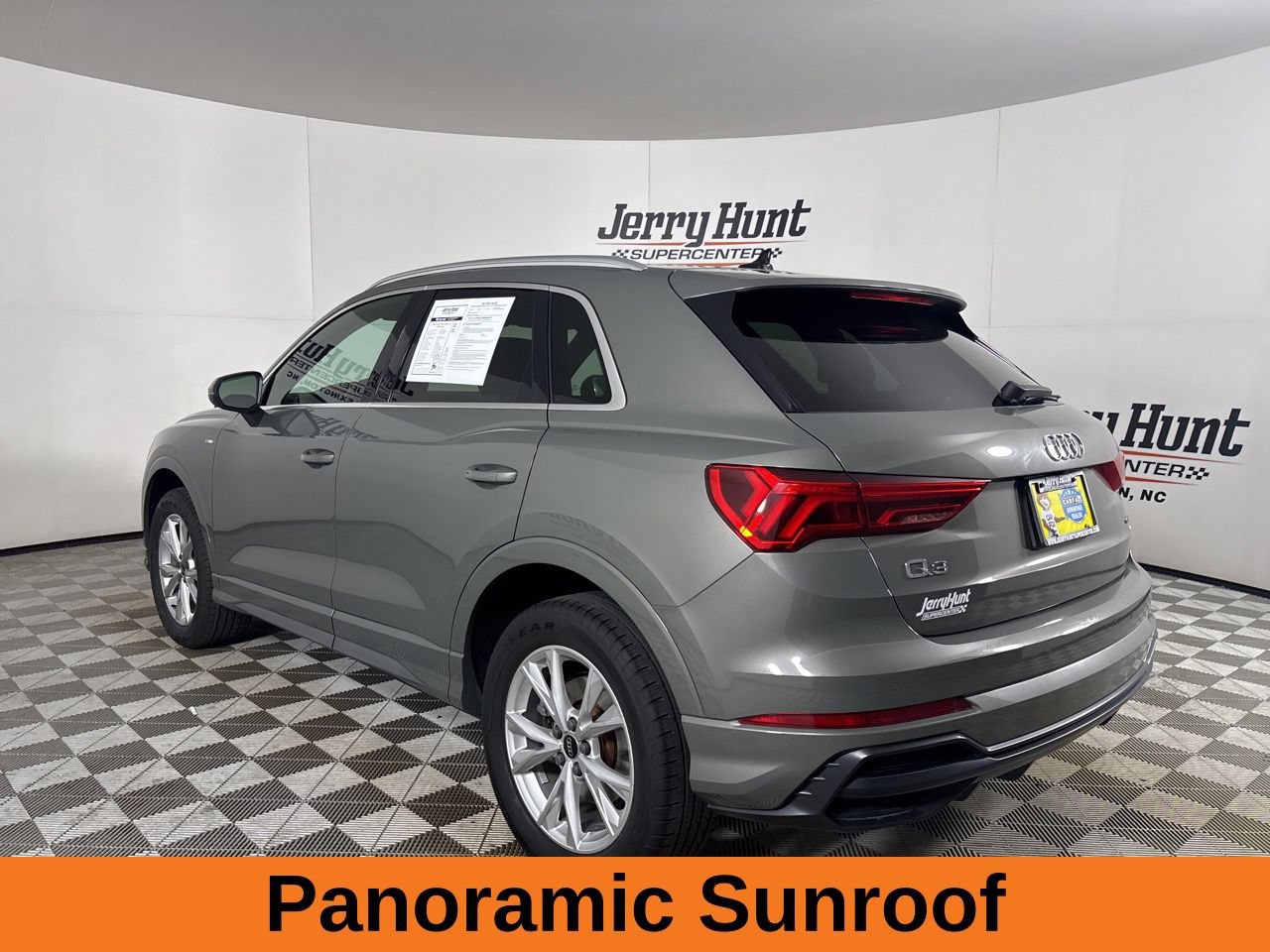 Used 2022 Audi Q3 2.0T Premium w/ Convenience Package AWD/4WD image 7