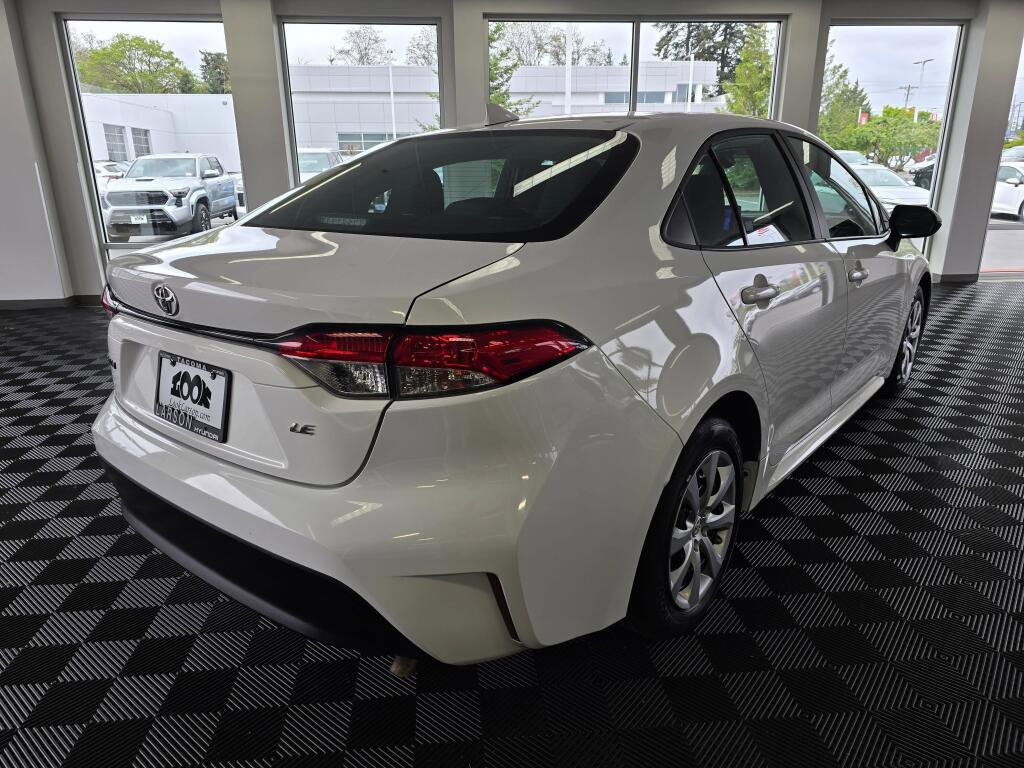 Used 2023 Toyota Corolla LE FWD image 3