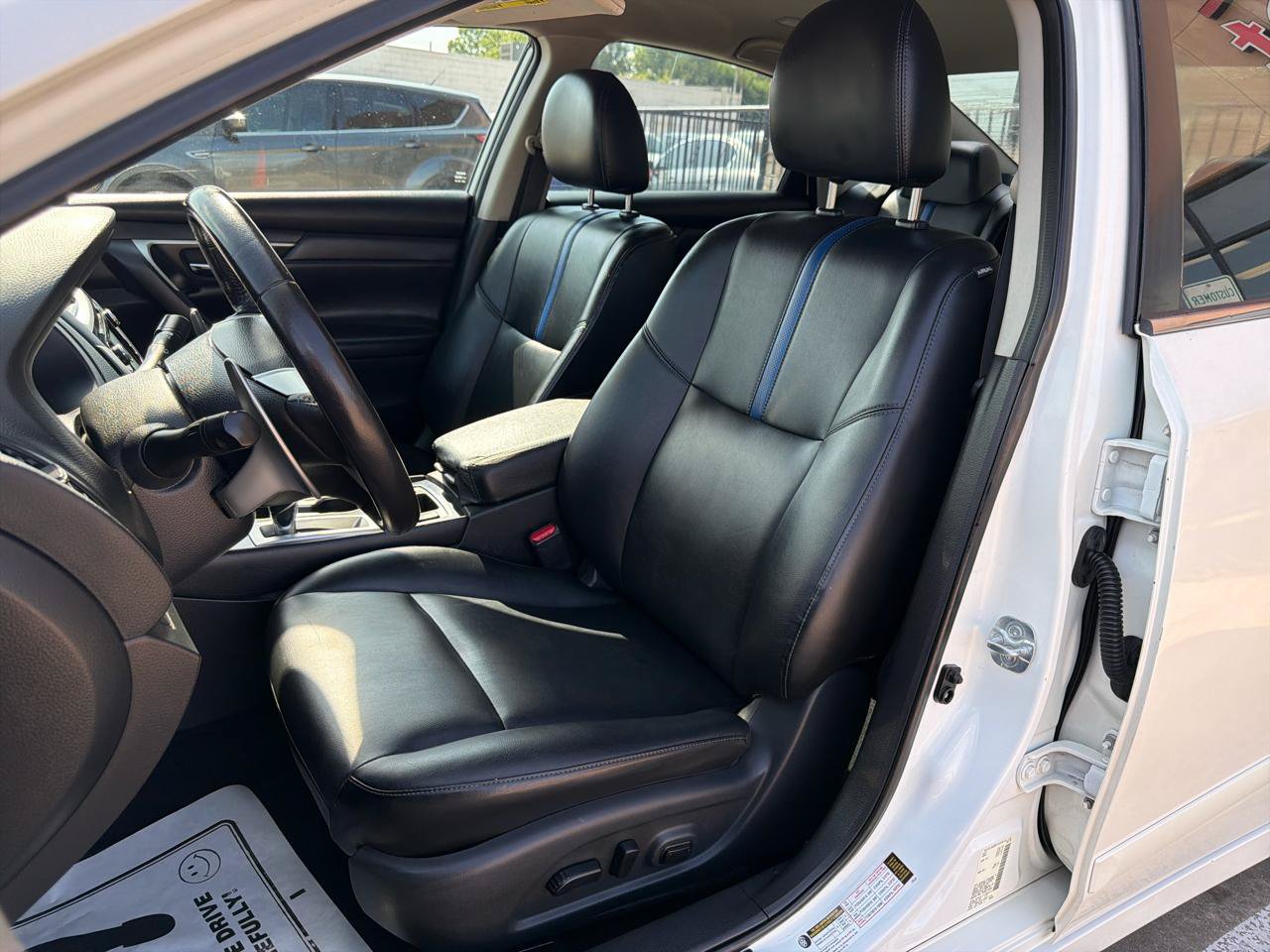 Used 2018 Nissan Altima 2.5 SR w/ SR Midnight Edition FWD image 11