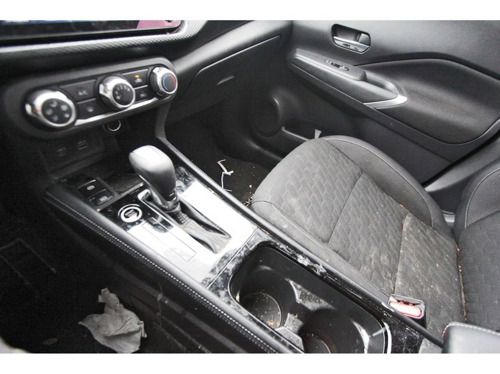 Used 2024 Nissan Kicks SV image 21