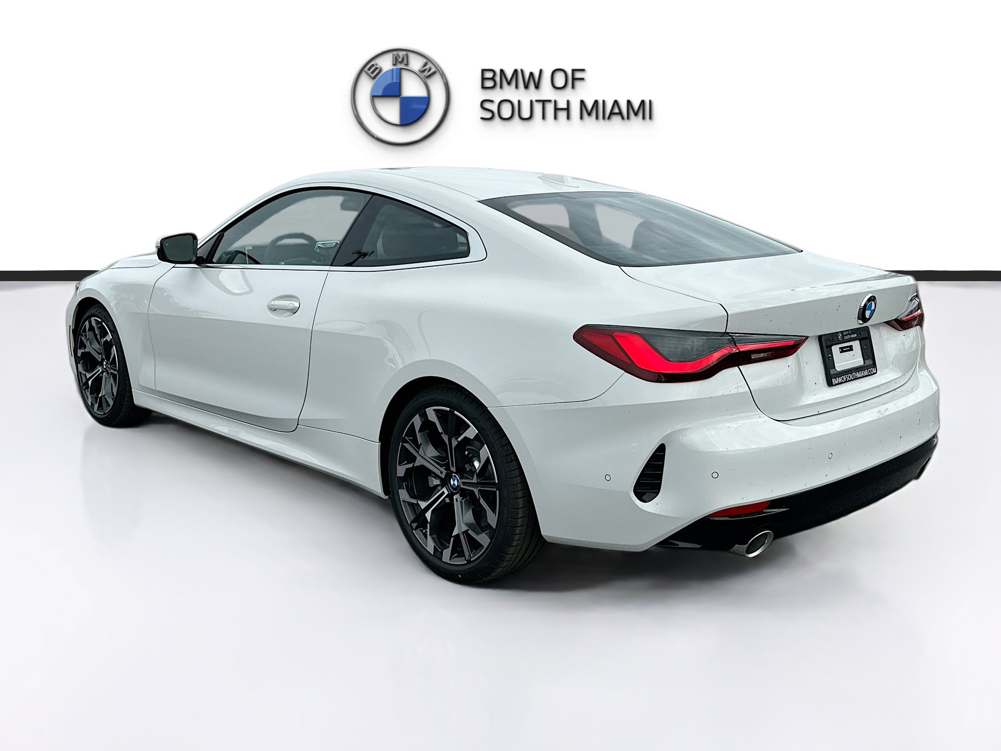 New 2026 BMW 430i Coupe w/ Parking Assistance Package RWD image 4