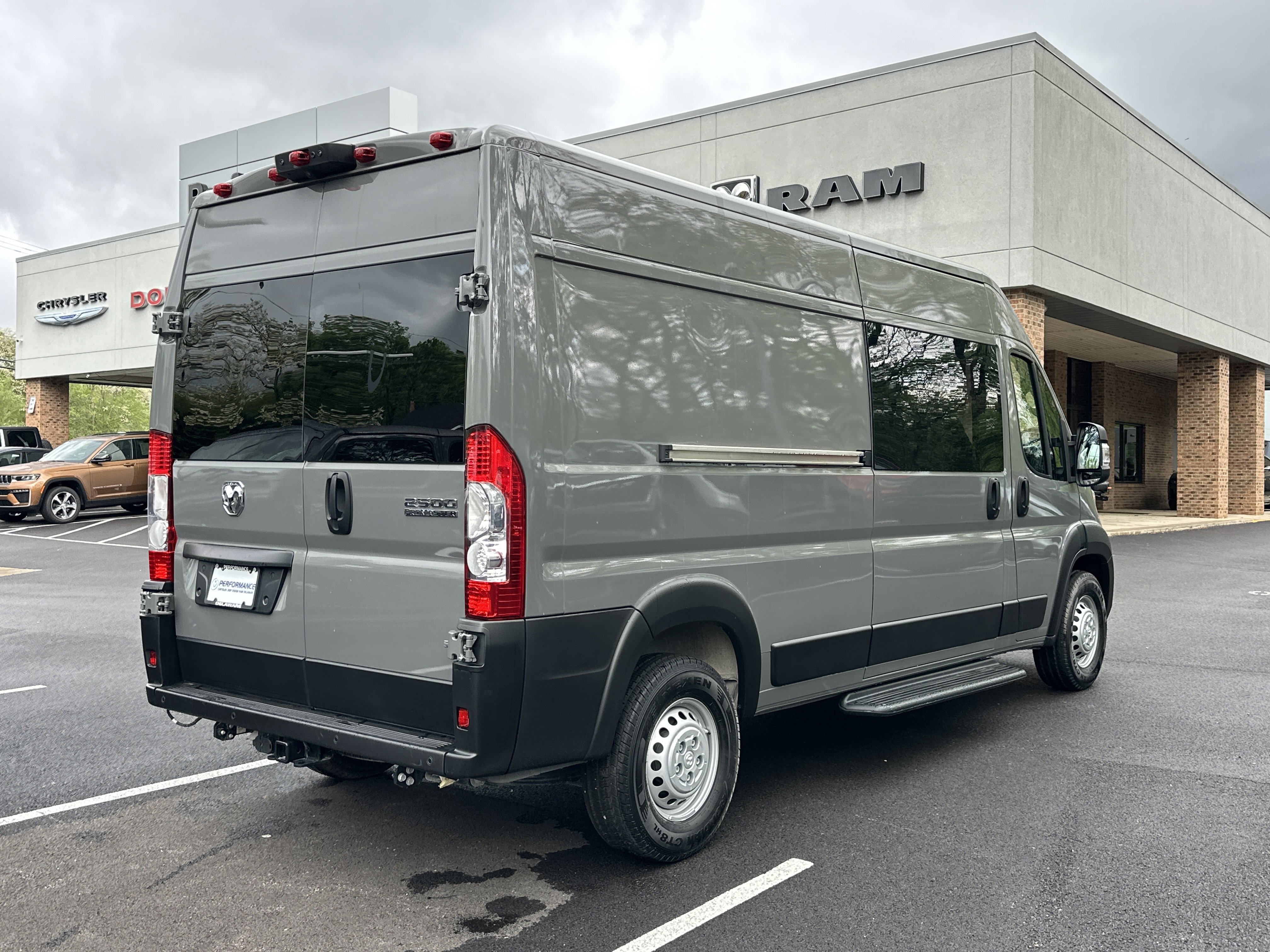 New 2025 RAM ProMaster 2500 w/ Crew Van Package FWD image 19