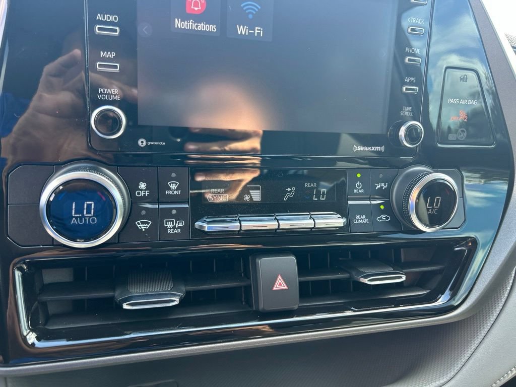 Used 2022 Toyota Highlander L FWD image 36