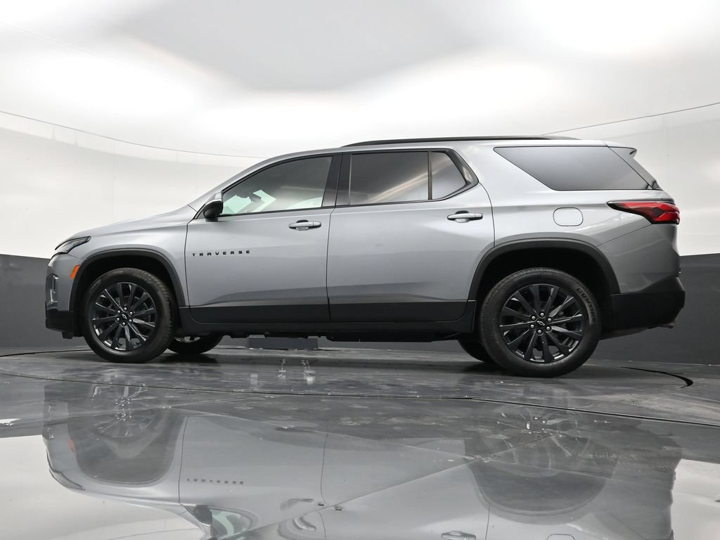 Used 2023 Chevrolet Traverse RS FWD image 18