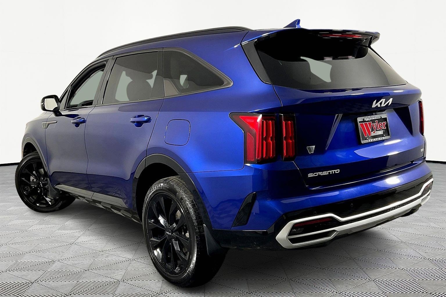 Certified 2023 Kia Sorento SX image 4