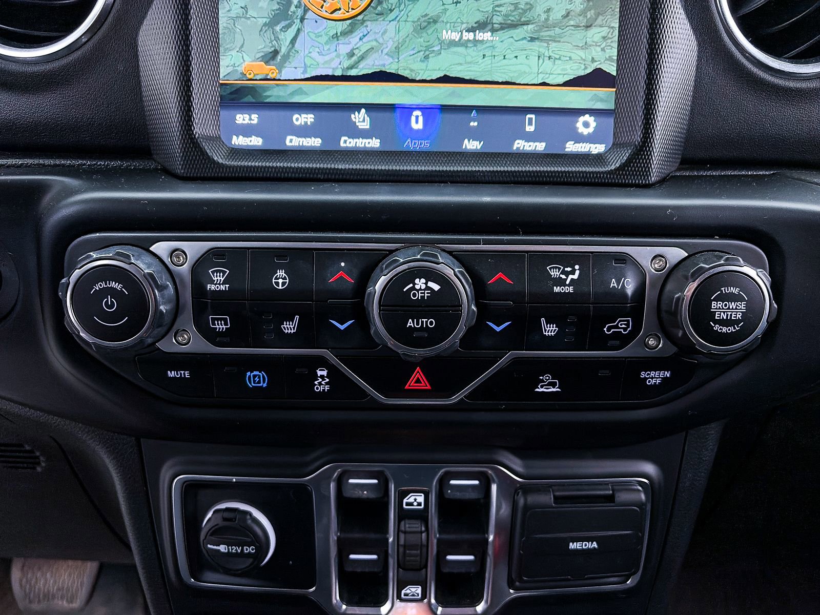 Used 2022 Jeep Wrangler Unlimited Sahara w/ Cold Weather Group image 25