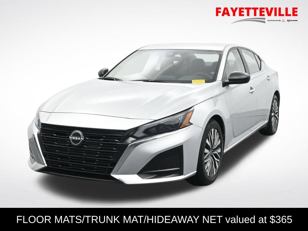 Used 2024 Nissan Altima 2.5 SV