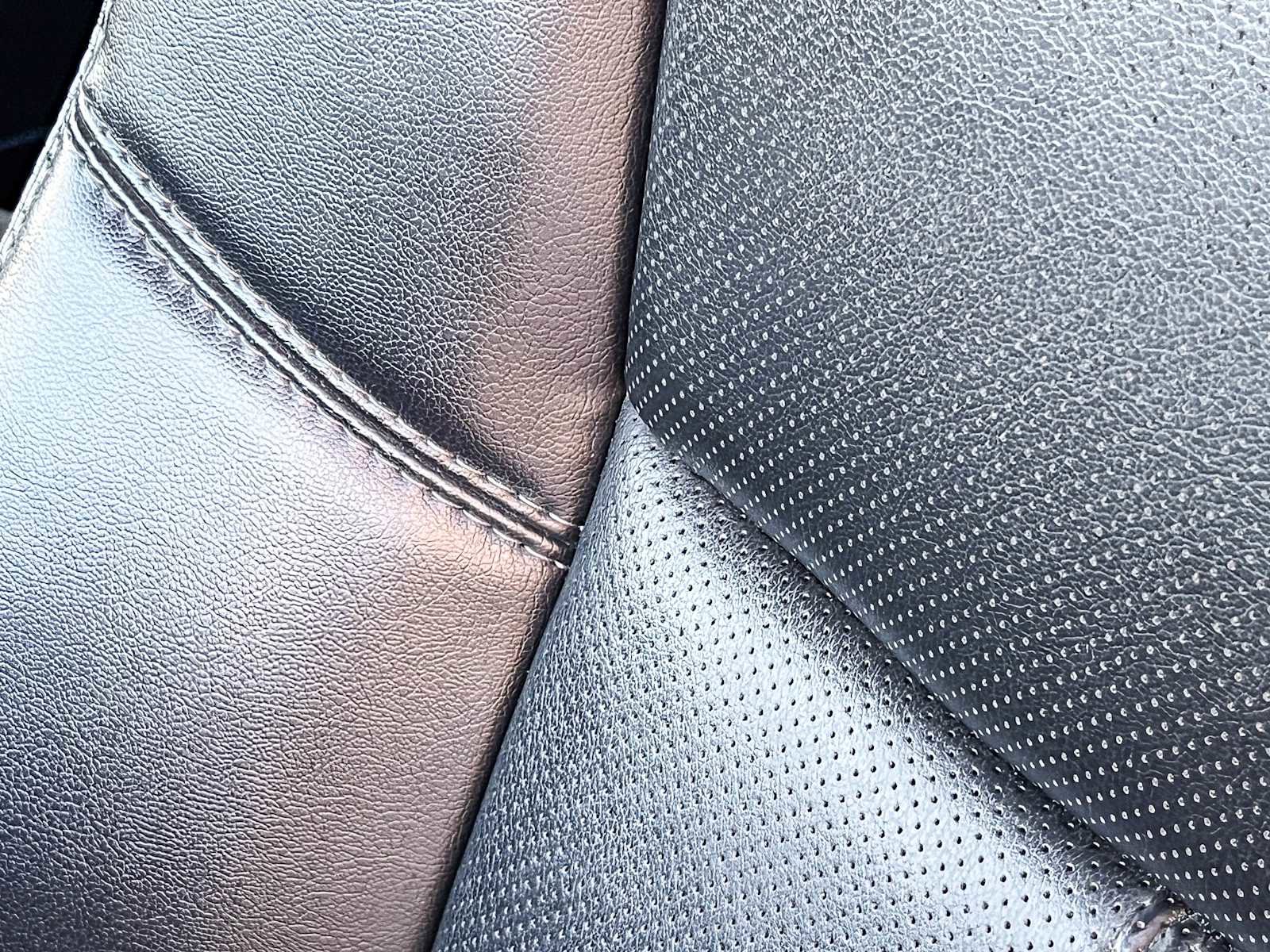 Used 2019 Nissan Pathfinder Platinum w/ Cargo Package image 25