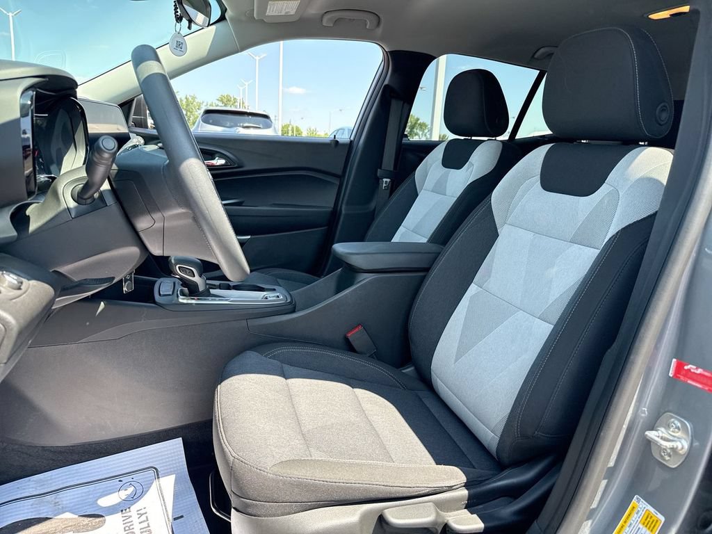 Used 2024 Chevrolet Trax LS w/ Driver Confidence Package FWD image 11