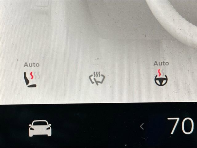 Used 2022 Tesla Model Y Long Range image 16