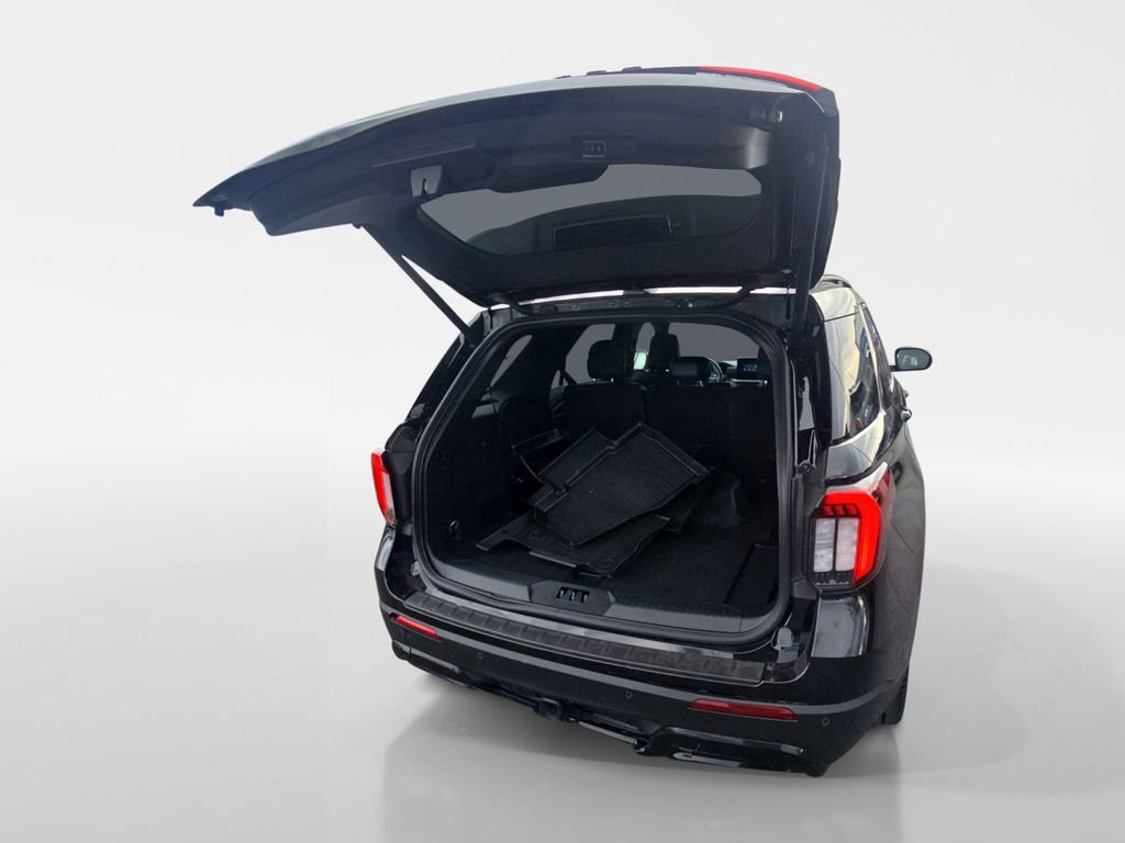 Used 2025 Ford Explorer ST-Line w/ ST-Line Street Pack image 20