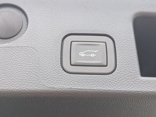 New 2026 Chevrolet Equinox ACTIV w/ Convenience Package III AWD/4WD image 30