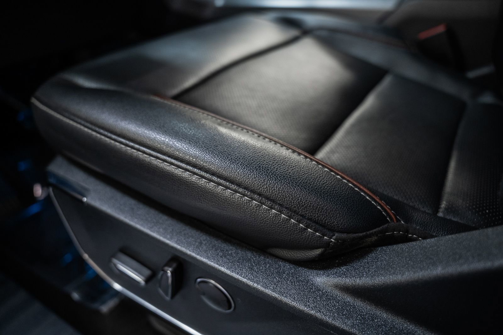 Certified 2022 Ford F150 Lariat w/ Equipment Group 502A High image 41