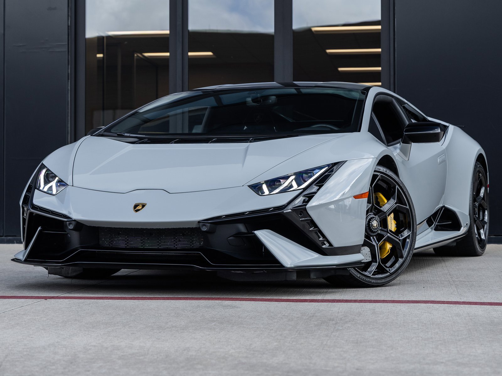 Used 2023 Lamborghini Huracan Tecnica image 1