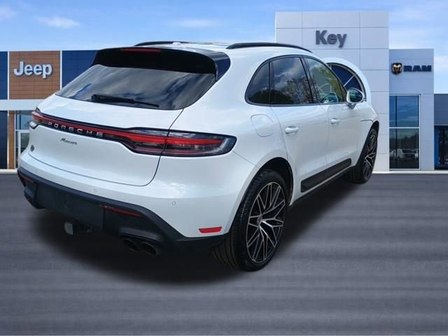 Used 2025 Porsche Macan AWD/4WD image 5