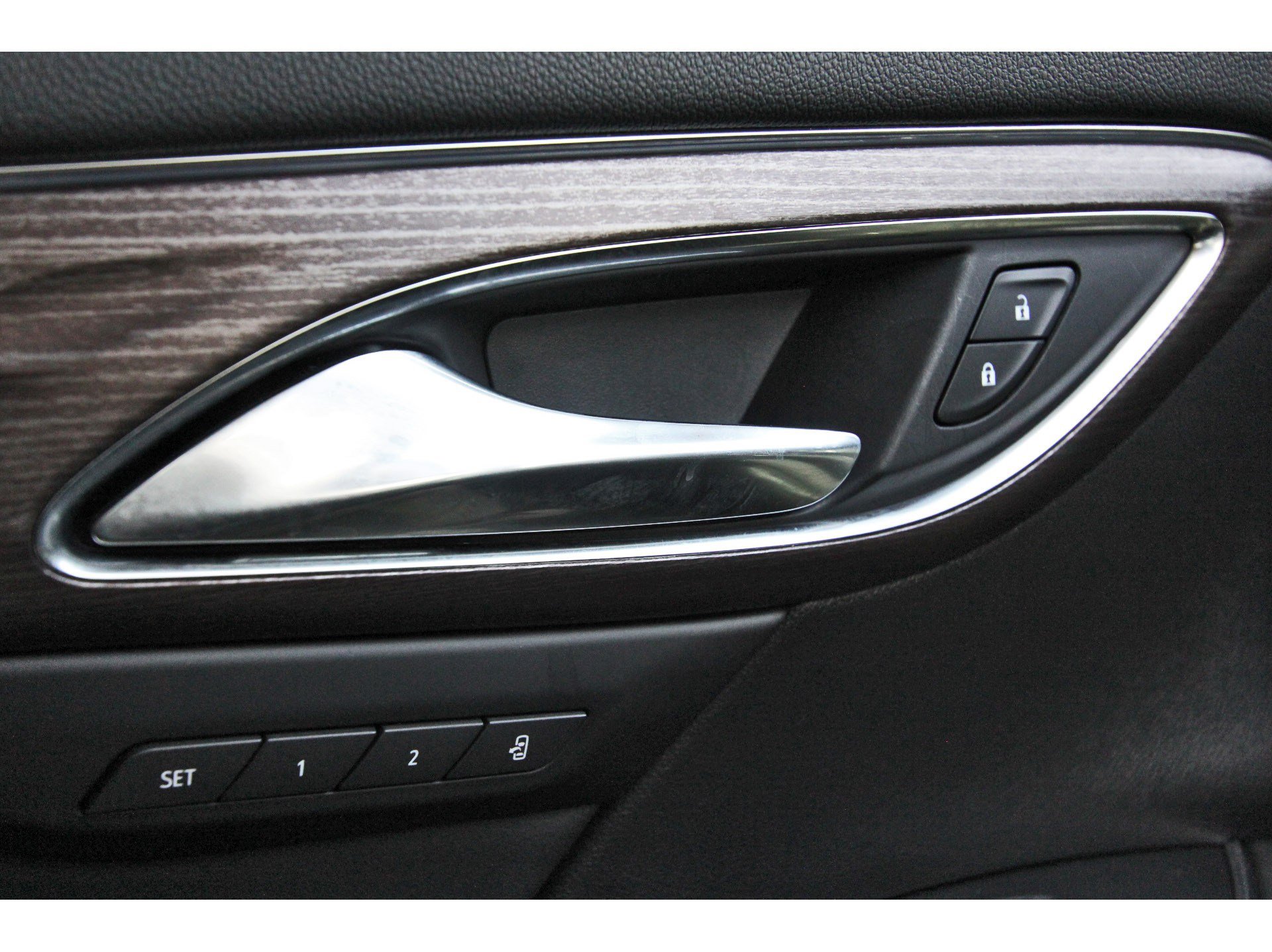 Used 2023 Buick Envision Avenir AWD/4WD image 21