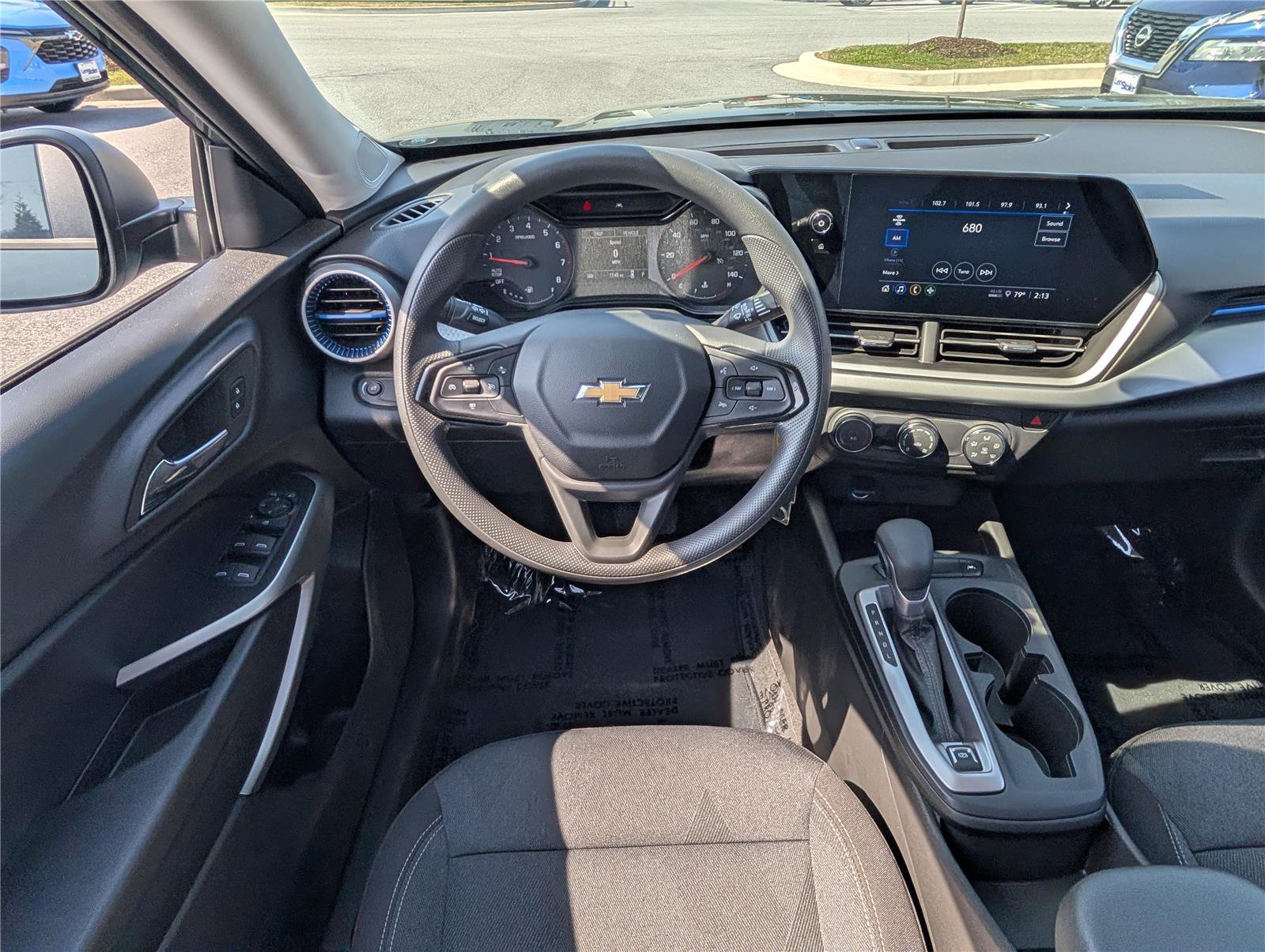 Used 2025 Chevrolet Trax LS image 15