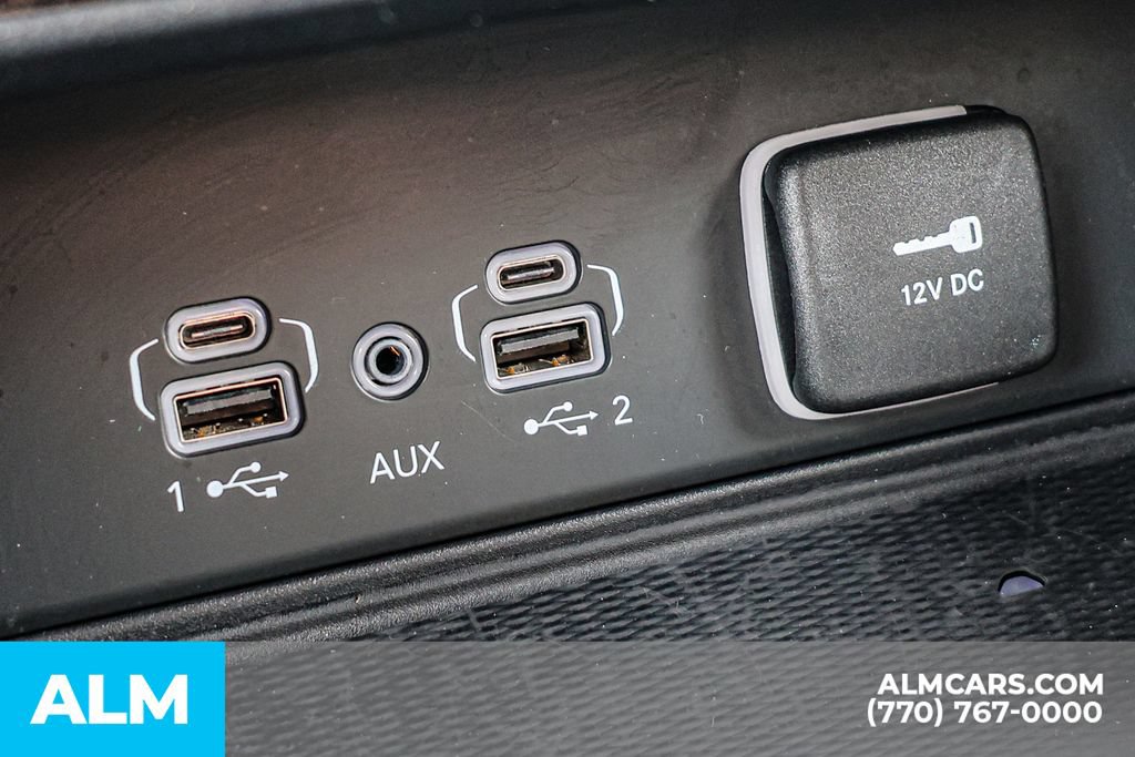 Used 2025 Jeep Grand Cherokee Altitude AWD/4WD image 40