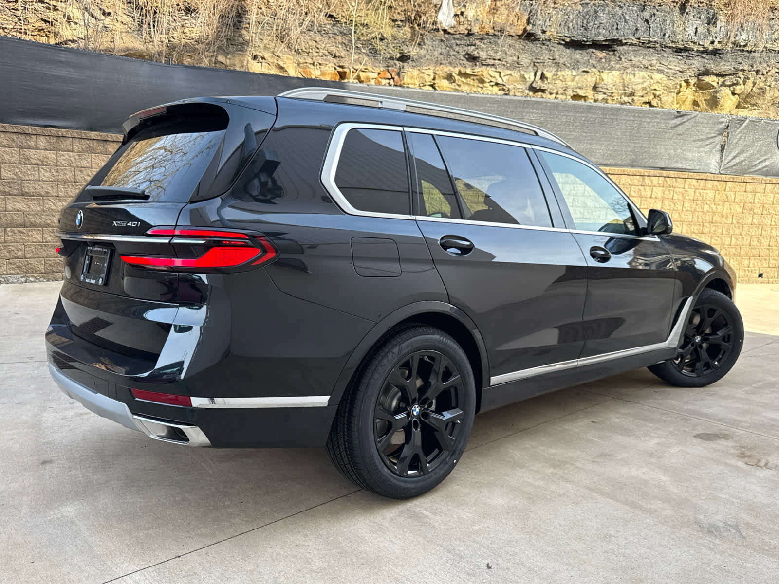 Used 2026 BMW X7 xDrive40i AWD/4WD image 3