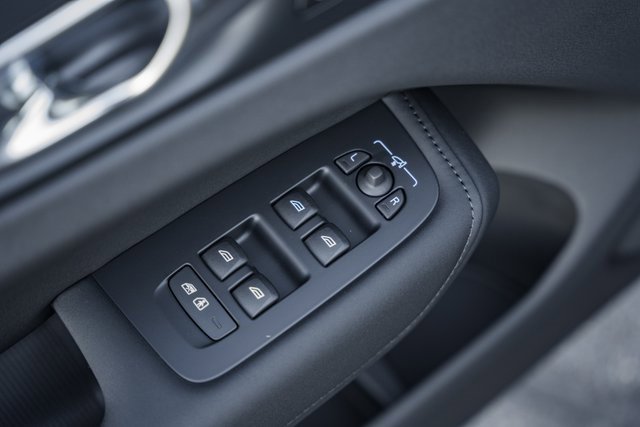 New 2026 Volvo XC60 B5 Ultra w/ Protection Package Premier image 38