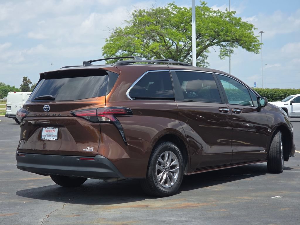 Used 2021 Toyota Sienna XLE FWD image 27